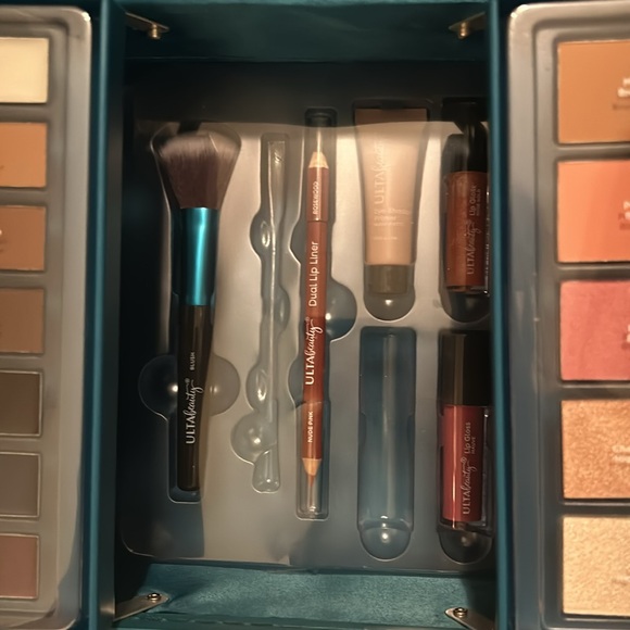 Ultra Beauty makeup caboodle collection - Picture 5 of 9